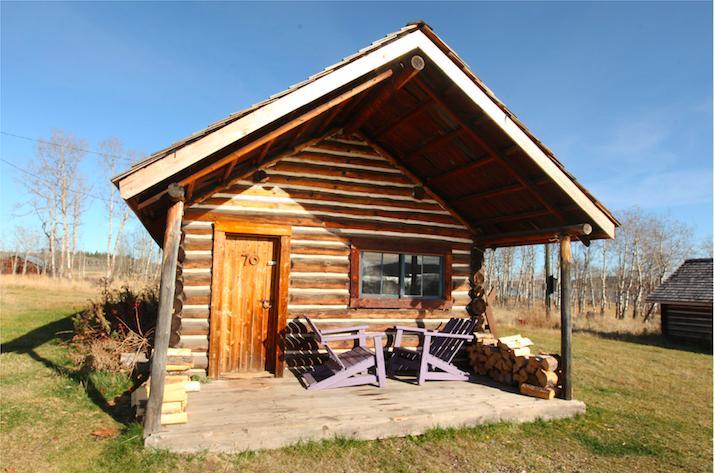 Flying U Ranch Hotel Seventy Mile House Exterior photo